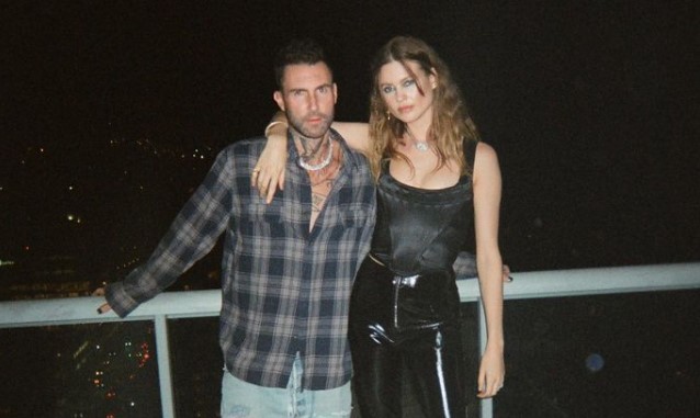 Adam Levine y Behati Prinsloo le dan la bienvenida a su tercer bebé